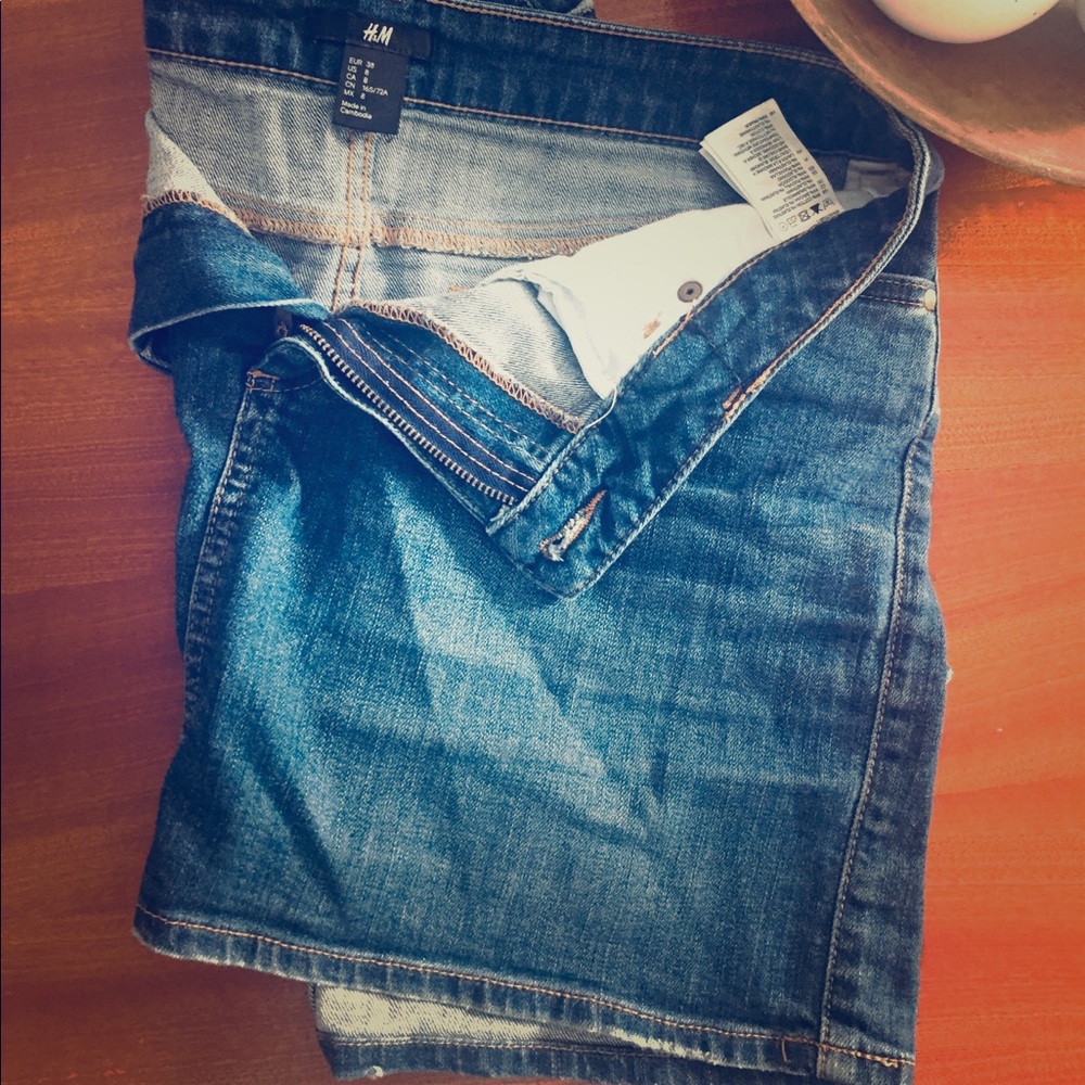H&M mini jean skirt